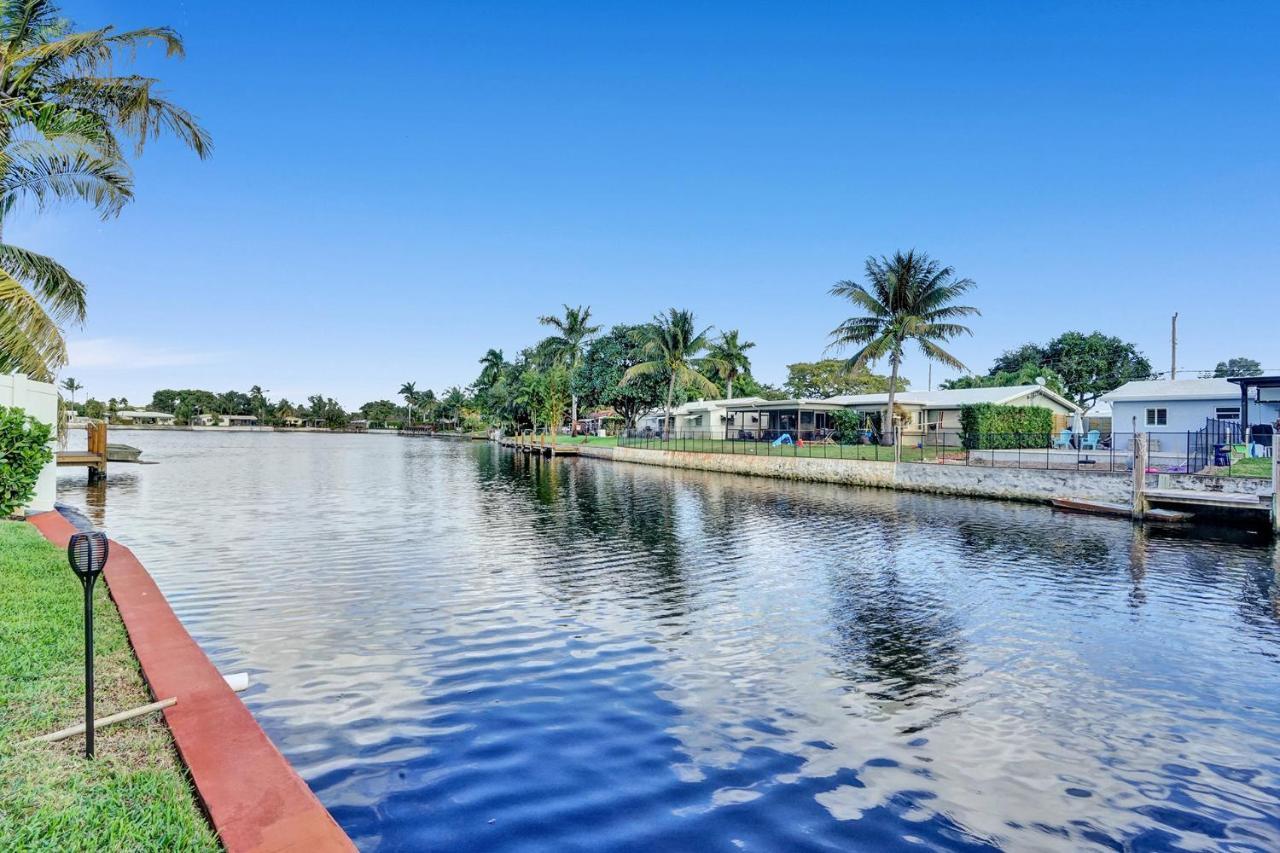 Casa de férias New! Waterfront Heated Pool & Jacuzzi 2 Mi To - Fishing Pier Relaxing & Hammock Fort Lauderdale